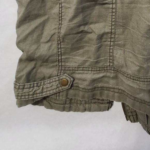 Sleevless Denim Vest - Picture 6 of 7